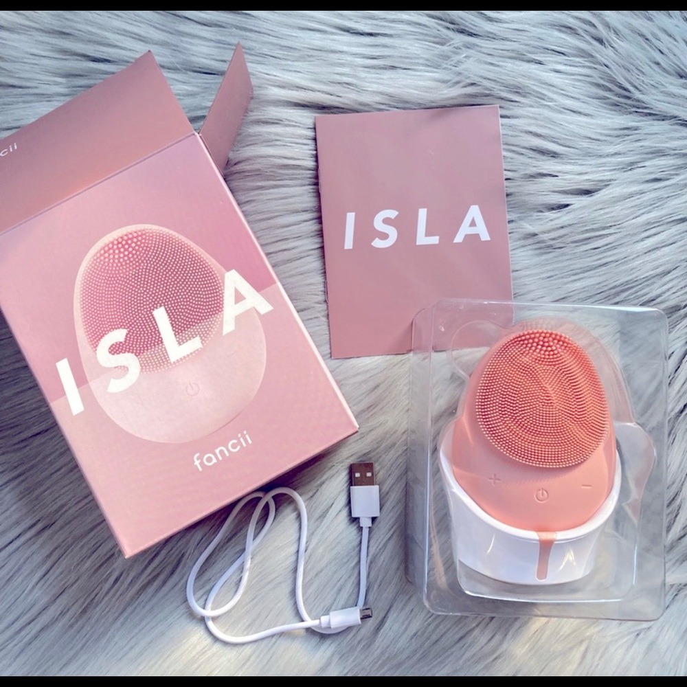 Fancii brand face scrubber, ISLA